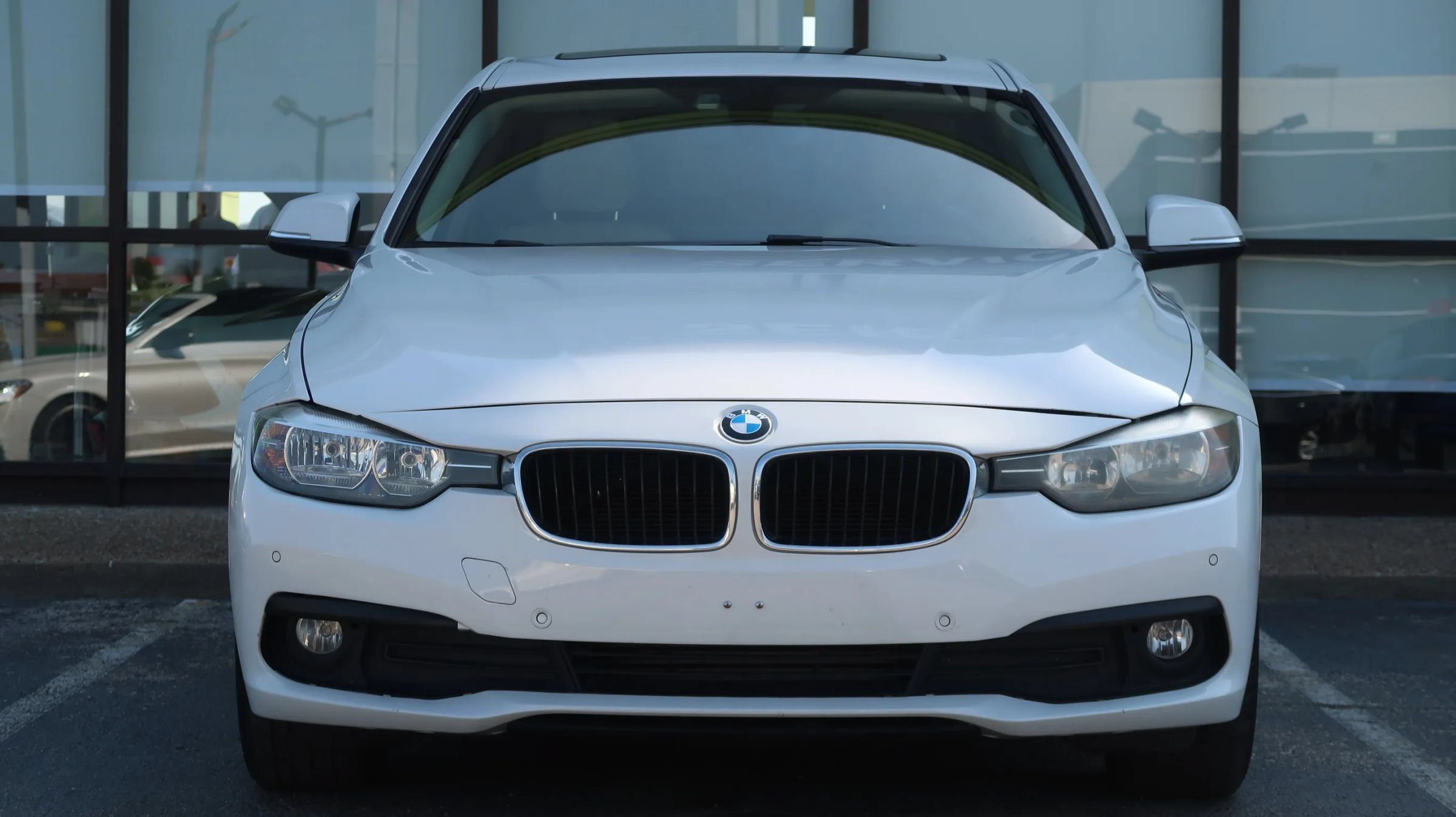 Used 2016 BMW 320i Sedan RWD image 2