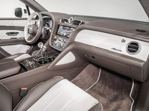 Used 2023 Bentley Bentayga AWD/4WD image 4