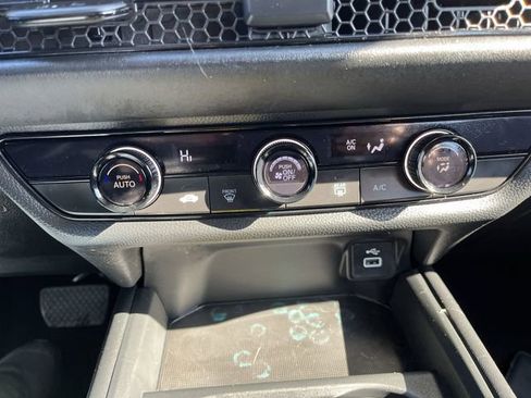 Used 2023 Honda HR-V LX image 18