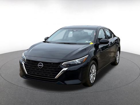 Used 2025 Nissan Sentra S image 4