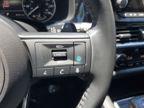 Certified 2024 Nissan Pathfinder SV image 20