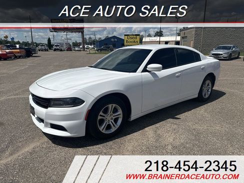 Used 2019 Dodge Charger SXT image 1