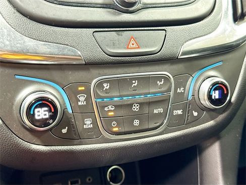 Used 2019 Chevrolet Equinox LT image 17