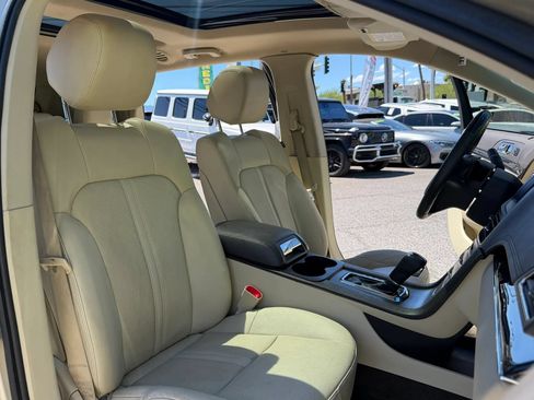 Used 2017 Lincoln MKT AWD image 20