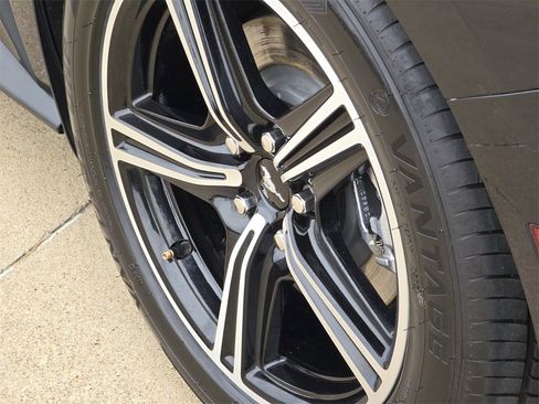 Used 2024 Ford Mustang Premium image 7