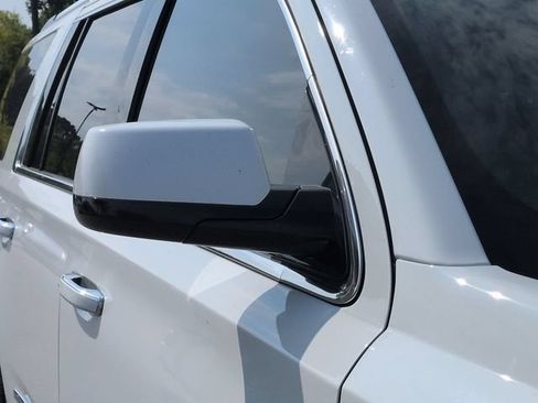 Used 2019 GMC Yukon Denali w/ Denali Ultimate Package AWD/4WD image 11