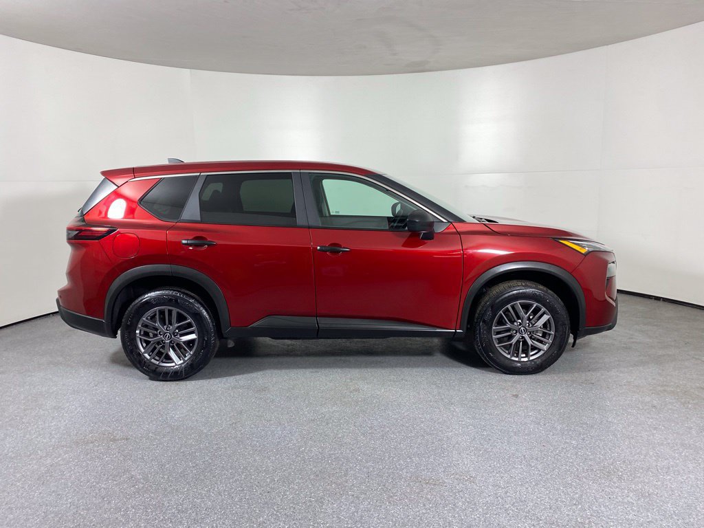 Used 2025 Nissan Rogue S AWD/4WD image 8