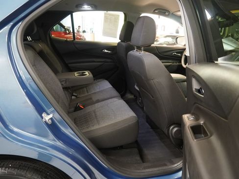 Used 2024 Chevrolet Equinox LT FWD image 25