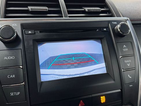 Used 2016 Toyota Camry LE image 13