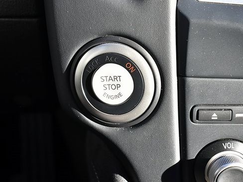 Used 2019 Nissan 370Z Touring image 32