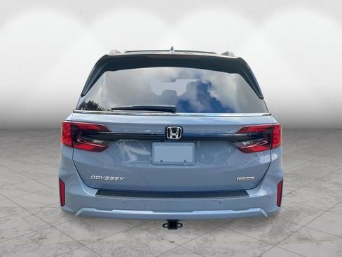 New 2026 Honda Odyssey Touring image 3