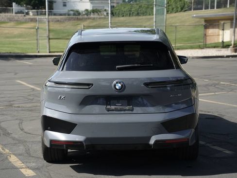 Certified 2024 BMW iX xDrive50 w/ Premium Package AWD/4WD image 4