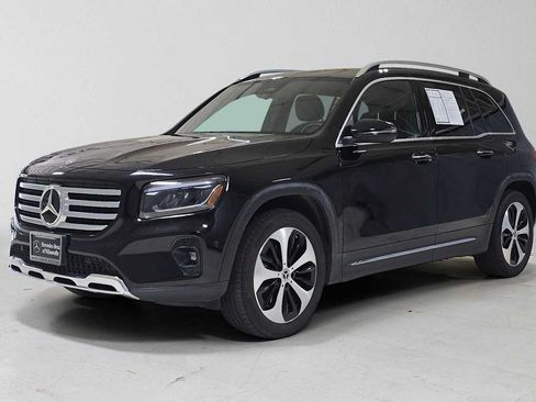 Used 2025 Mercedes-Benz GLB 250 4MATIC image 7