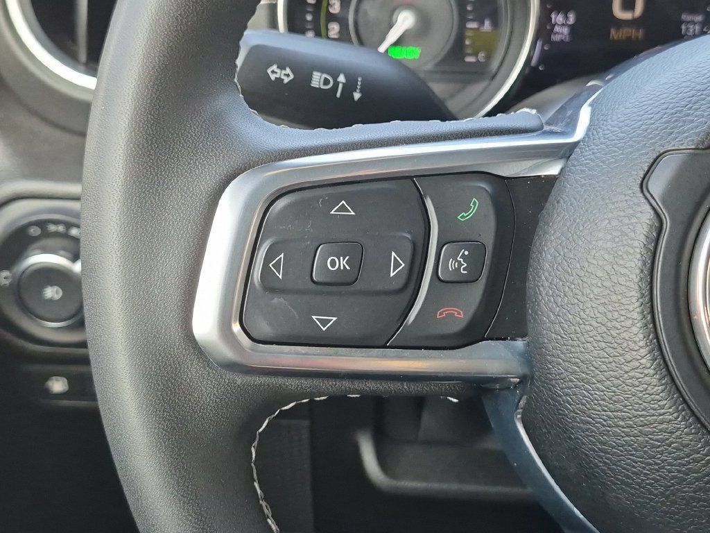 Used 2023 Jeep Wrangler Unlimited Sahara w/ Cold Weather Group AWD/4WD image 18