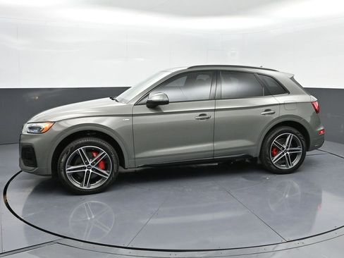 Used 2024 Audi Q5 e Premium Plus w/ Premium Plus Package image 31
