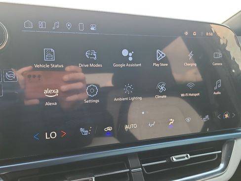 Used 2025 Chevrolet Equinox EV LT FWD image 12