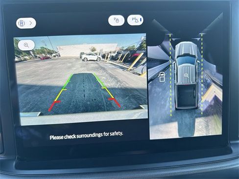 Used 2025 Ford F150 Platinum w/ FX4 Off-Road Package image 17