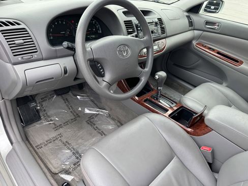 Used 2002 Toyota Camry LE FWD image 11