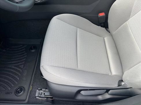 New 2026 Toyota Prius LE FWD image 4
