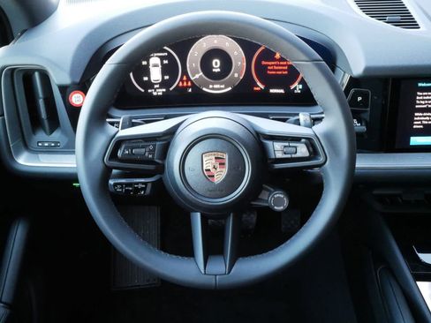 New 2025 Porsche Cayenne image 7