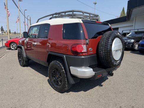 Used 2011 Toyota FJ Cruiser 4WD w/ Convenience Pkg image 3