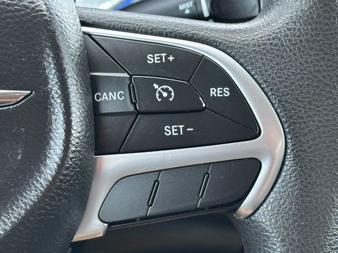 Used 2016 Chrysler 200 Limited image 27