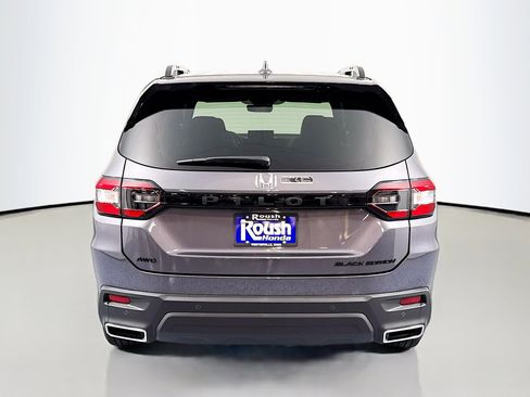 New 2025 Honda Pilot Black Edition image 6