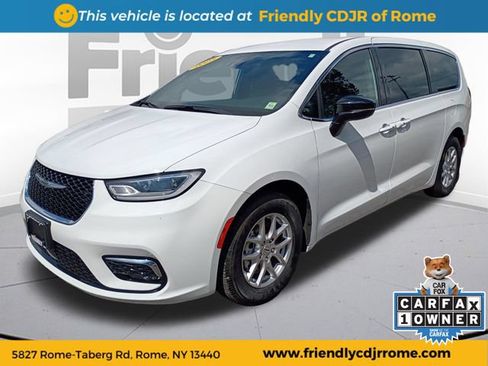 Used 2025 Chrysler Pacifica Select FWD image 1