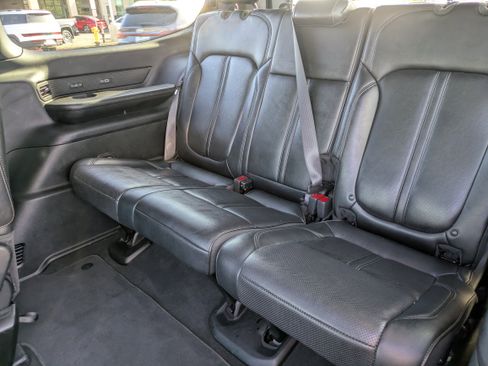 Used 2024 Jeep Wagoneer Series III image 16