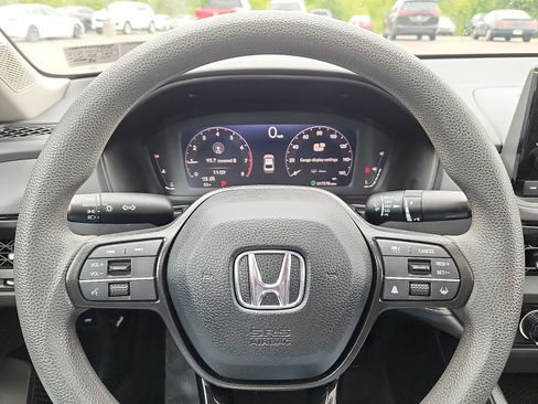 Used 2024 Honda Accord EX image 19