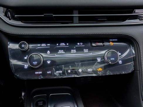 New 2026 INFINITI QX60 Luxe image 25