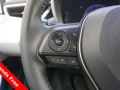 Used 2025 Toyota Corolla XSE FWD image 4