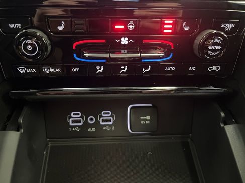 New 2025 Jeep Grand Cherokee Altitude image 15