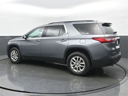 Used 2020 Chevrolet Traverse LT w/ Driver Confidence II Package image 3