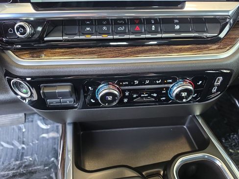 Certified 2025 GMC Sierra 1500 Elevation AWD/4WD image 17