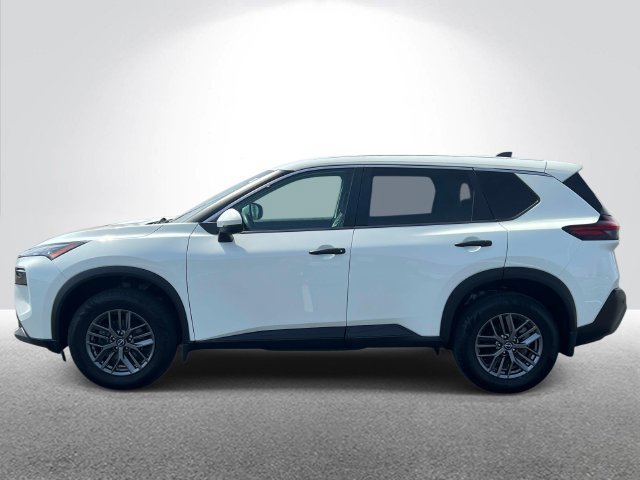 Used 2022 Nissan Rogue S AWD/4WD image 2