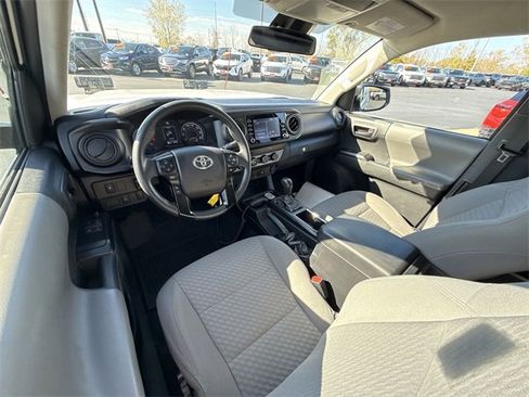 Used 2022 Toyota Tacoma SR image 18