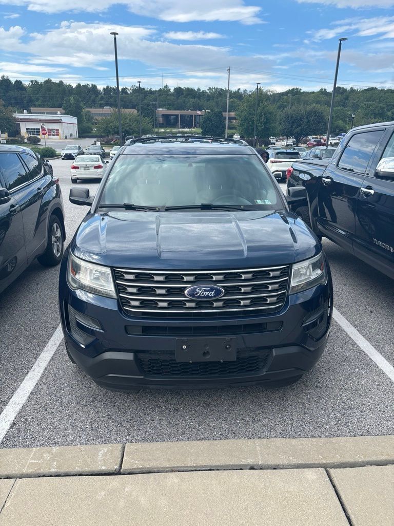 Used 2016 Ford Explorer 4WD image 2