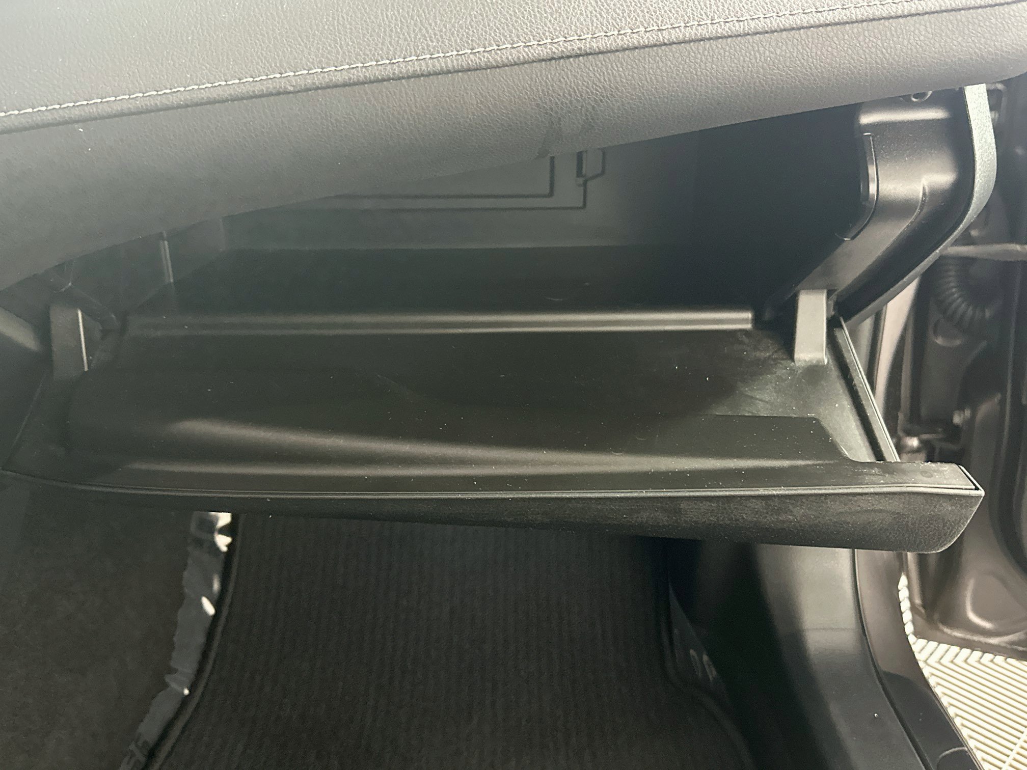 Used 2020 Toyota Camry XSE FWD image 32