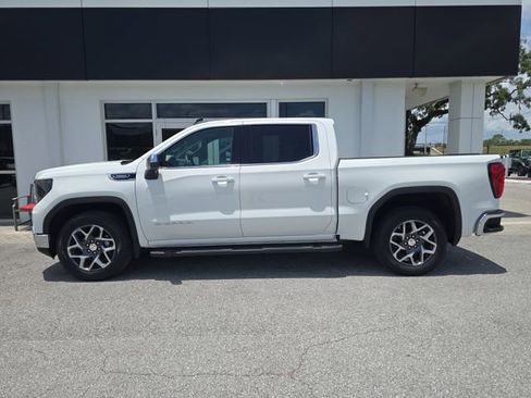 New 2026 GMC Sierra 1500 SLE w/ Preferred Package RWD image 4