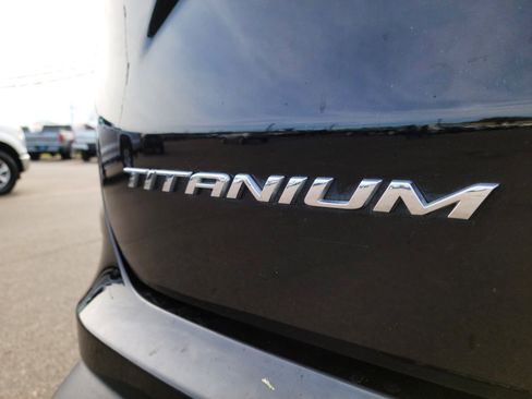 Used 2024 Ford Edge Titanium image 22