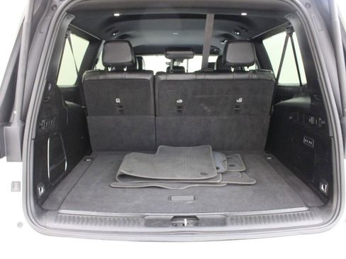 Used 2024 Jeep Wagoneer L Series II image 31