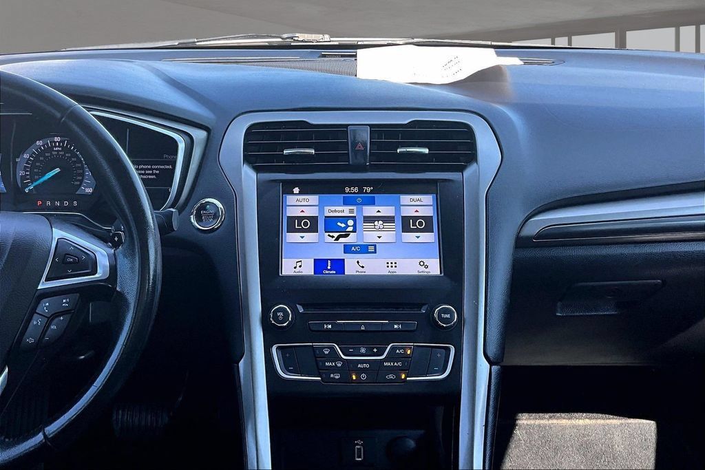 Used 2017 Ford Fusion SE w/ Equipment Group 201A FWD image 6