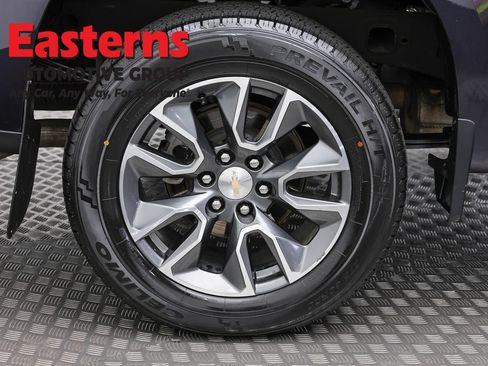 Used 2023 Chevrolet Silverado 1500 LT AWD/4WD image 32