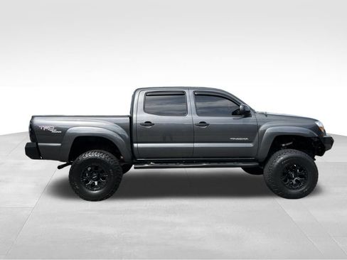 Used 2011 Toyota Tacoma 4x4 Double Cab w/ TRD Off-Road Pkg w/JBL Audio image 7