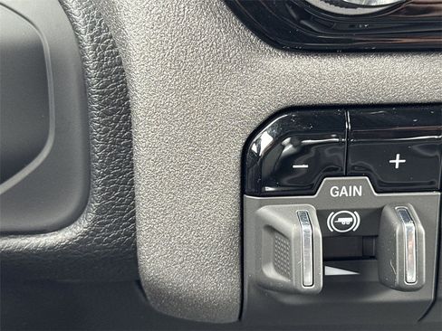 New 2025 RAM 3500 Tradesman w/ Chrome Appearance Group AWD/4WD image 9