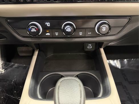 Certified 2025 Honda HR-V LX image 26