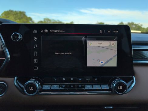 Used 2025 GMC Canyon AT4 image 24