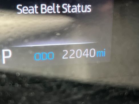 Used 2022 Toyota Highlander L AWD/4WD image 30