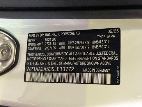 Used 2025 Porsche Macan image 42